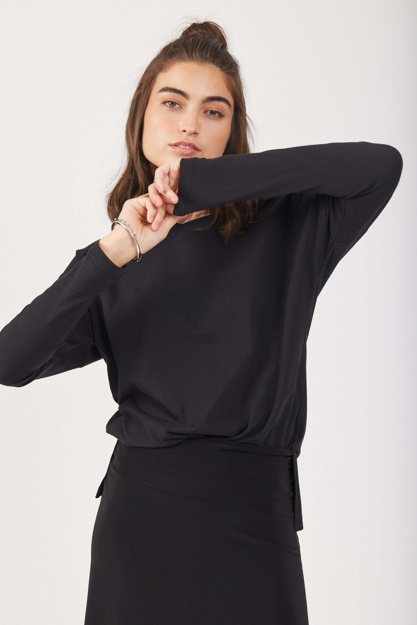 טישרט כותנה V שרוול ארוך