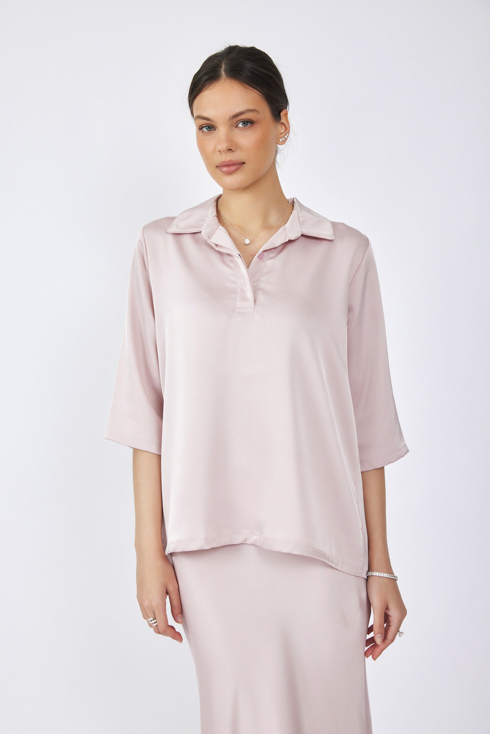 חולצת פולו סאטן שרוול 3/4