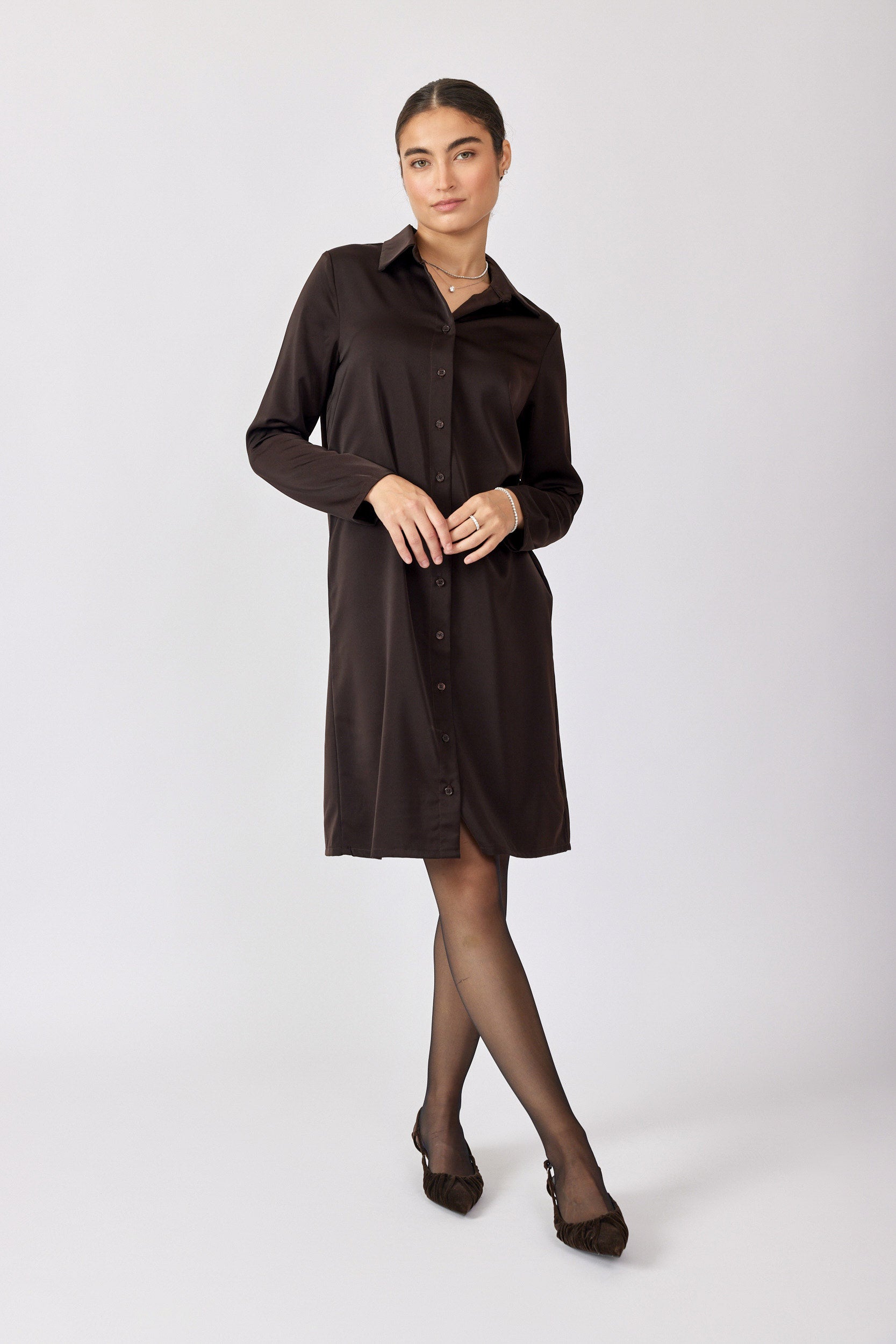 שמלת סאטן כפתורים